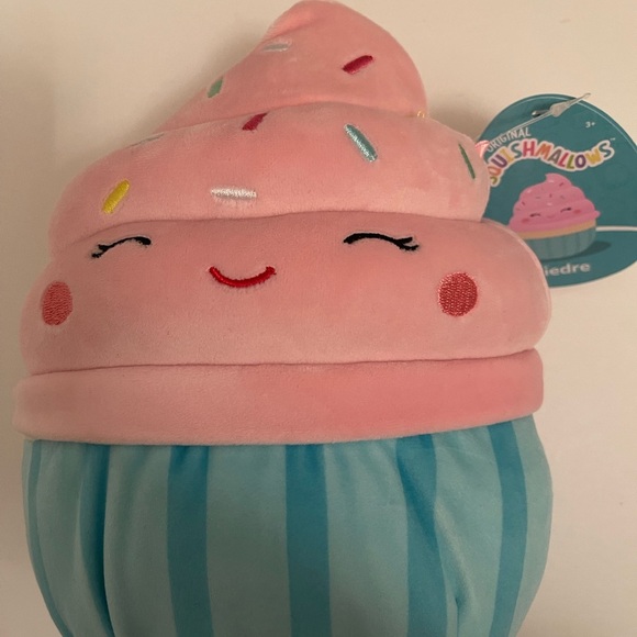 NWT Squishmallows Cupcake Diedre - Picture 6 of 8
